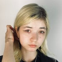 AarieelFoxx's Offline Chat Room