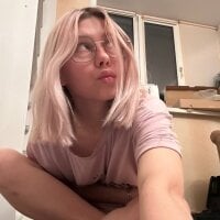 MidnightLily_ webcam model