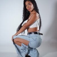 AnnyBorbon webcam model