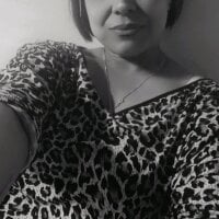 misschantii's Offline Chat Room