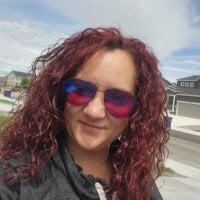 Miss-thxxxck-n-busty's Offline Chat Room