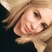 MissALina18's Offline Chat Room