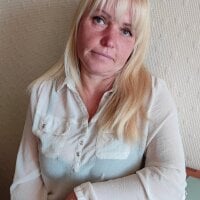 Valentina8745 Adlı Modelin Çevrimdışı Sohbet Odası