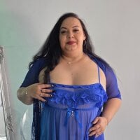 curvybellaa webcam model