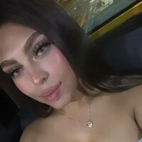ZoeMiller_Pink webcam model