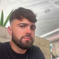 ItalianBoyz94's Offline Chat Room