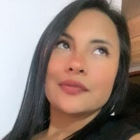 julietta_moss_t's Offline Chat Room
