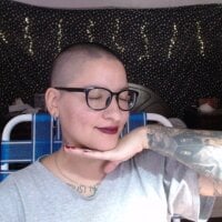 SweetAriana94's Offline Chat Room