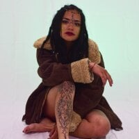 IndiraMakirisのオフラインチャットルーム