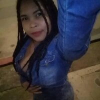 Nia_bloom's Offline Chat Room