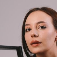 Mya_More's Offline Chat Room