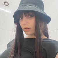 CassieMooreeのオフラインチャットルーム