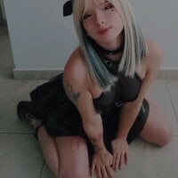 Violetvivi's Avatar Pic