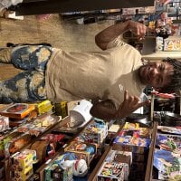 KingLashon_DaChosenOne's Offline Chat Room