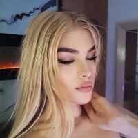 Avril_Naughty webcam model