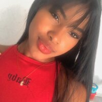 Thianna13's Offline Chat Room