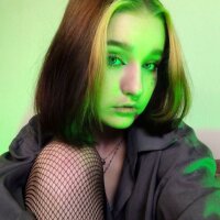 Shiscaed fully nude on webcam for live porn video chat