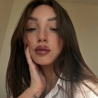 Emilia_mala webcam model