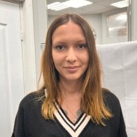 AlmaWright Adlı Modelin Çevrimdışı Sohbet Odası