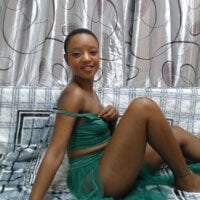 ebonyluciouslips