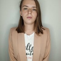 Ameliamelton's Offline Chat Room