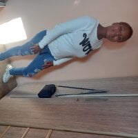 XEbony_BloomX's Offline Chat Room