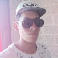 StripAlbertoChat8's Offline Chat Room