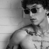 Martino_noir webcam model
