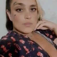 Pandoravenomm's Offline Chat Room