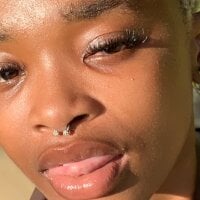 lolo444juicy model avatar