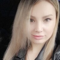 Sweet_Liza18's Offline Chat Room