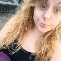 AmmoreLush77's Offline Chat Room