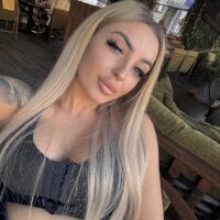 emily_bloom webcam model