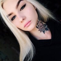 LanaVelourr's Offline Chat Room