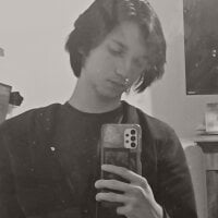 ObeyMyDesire's Offline Chat Room