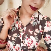 Model Desi_Hot_Queen