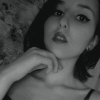 koralinns_'s Offline Chat Room