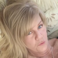 Lenaxox's Profile Photo