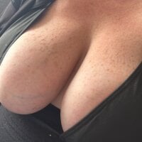 Voluptuous-Vixen92X