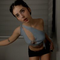 IsadoraTurner Cam Model Profile | Stripchat