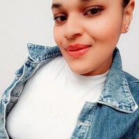 sexygirlbronw1909 webcam model