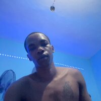 Jamaicanboy1335 Adlı Modelin Çevrimdışı Sohbet Odası