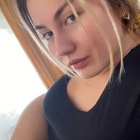 Adelia_Milas' Offline Chat Room