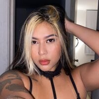 EmberEyes_999 webcam model