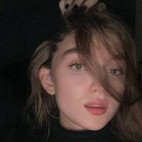 MadelineWest's Avatar Pic