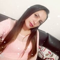 mia_cass' Offline Chat Room