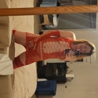 Redonthewildside's Offline Chat Room