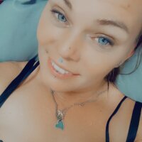 MissBrandi Adlı Modelin Çevrimdışı Sohbet Odası