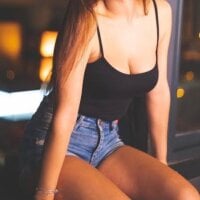 Elly_11's Avatar Pic