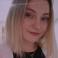 DavinaDiaz's Offline Chat Room